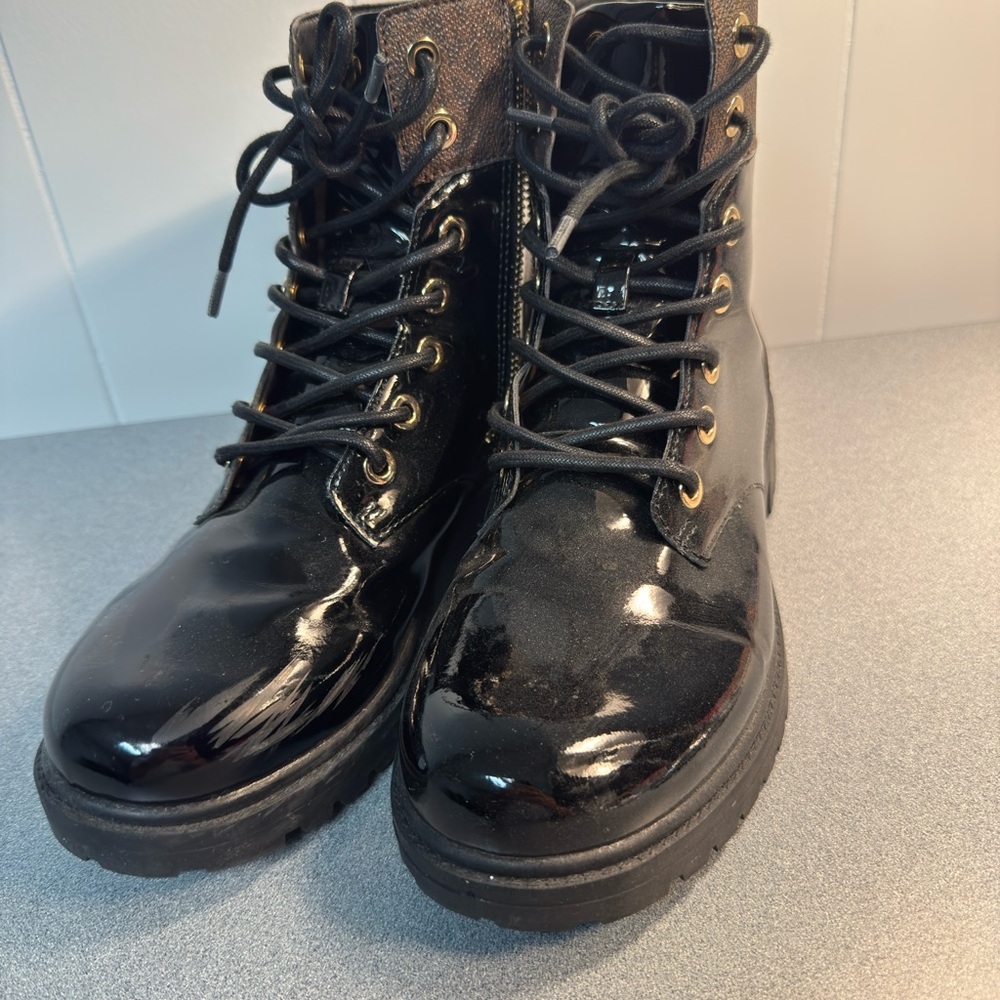Michael Kors Stylish Black and Brown Women's Boots - Picture 3 of 8